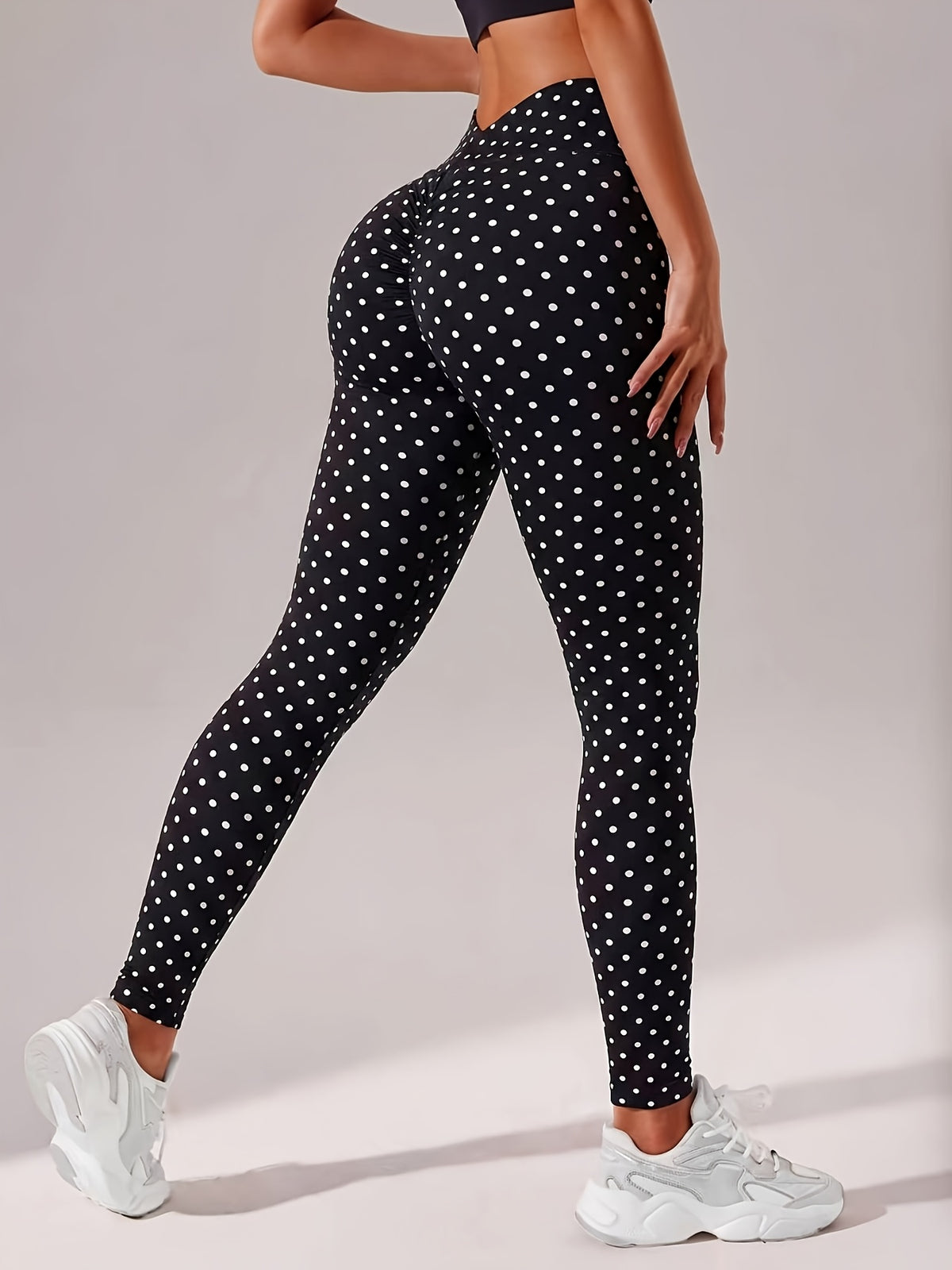Polka Dot V Back Waist Leggings - Black And White Dots