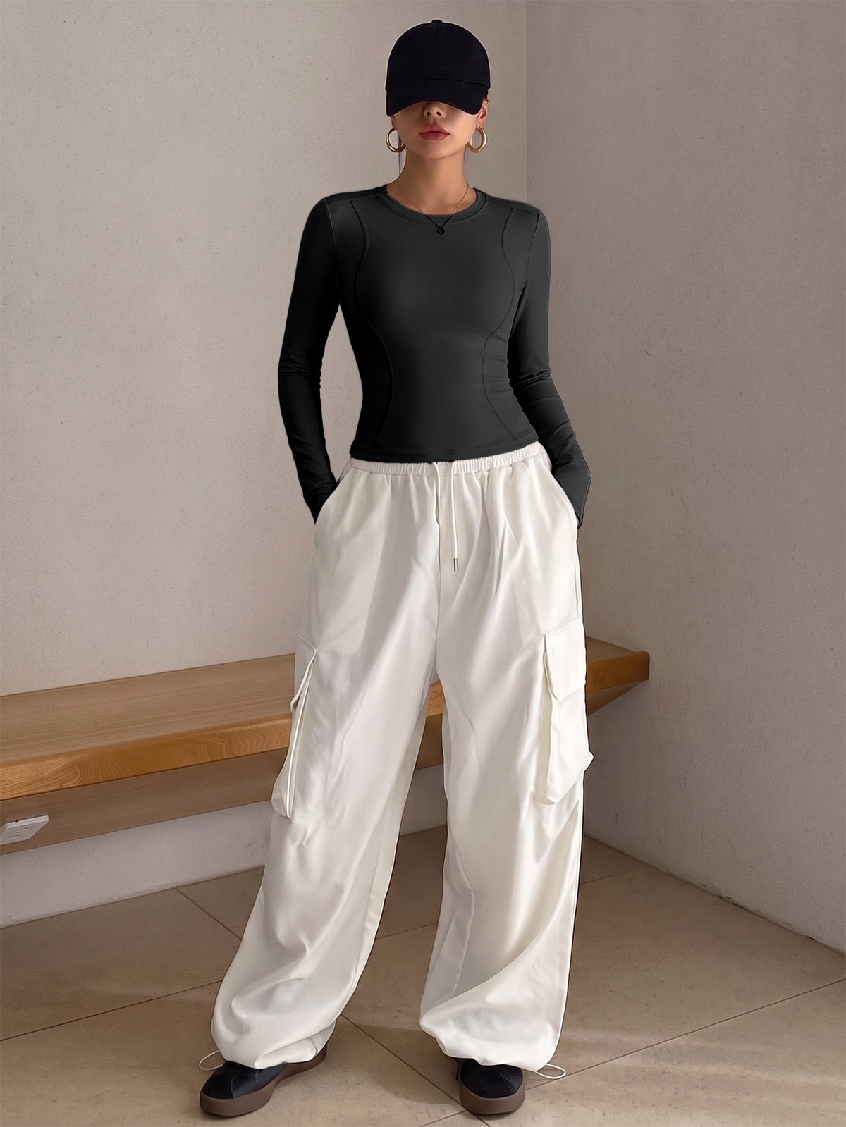 Round Neck Shaping Long Sleeve Top - Black