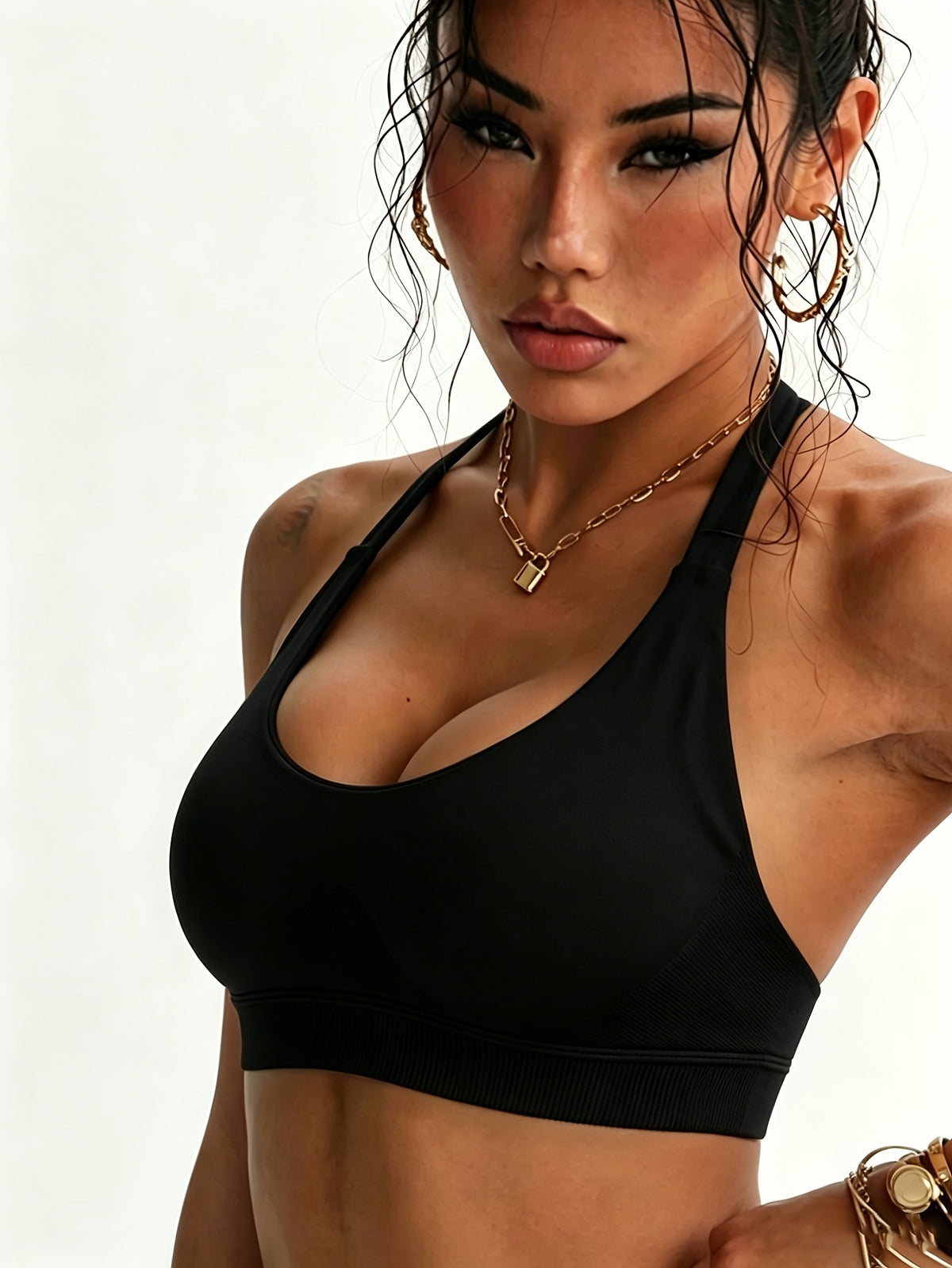 Strappy Back Solid Sports Bra - Black