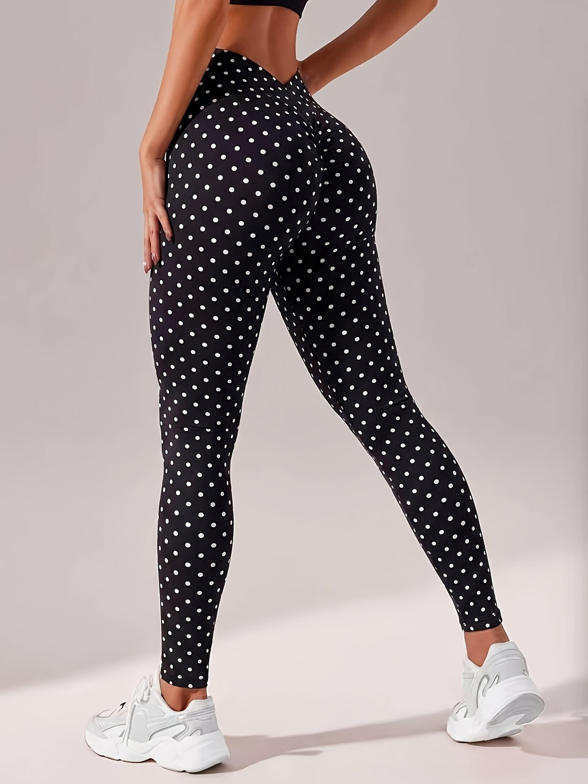 Polka Dot V Back Waist Leggings - Black And White Dots