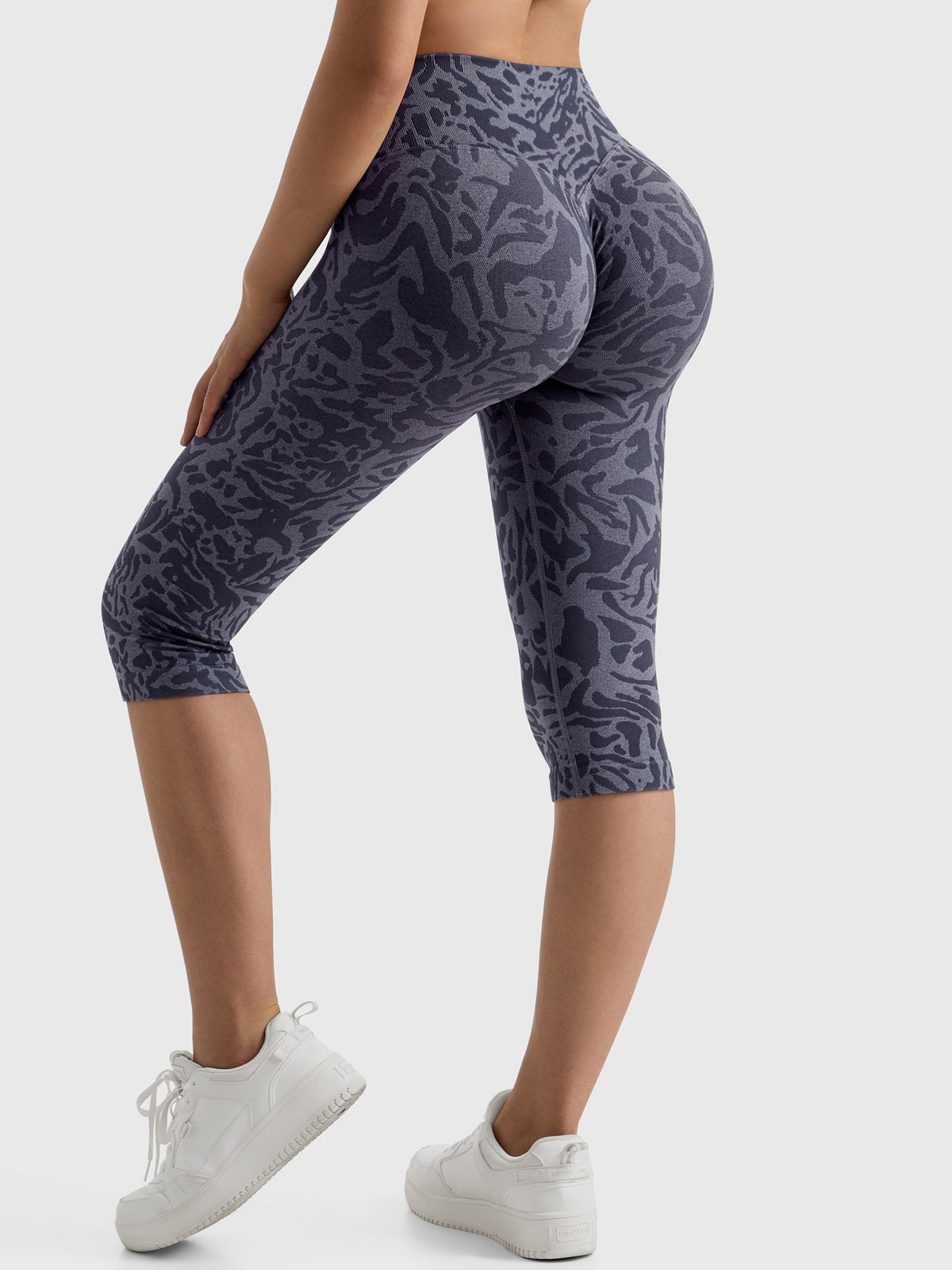 Seamless Hip Lift Cropped Leggings - Blue Print