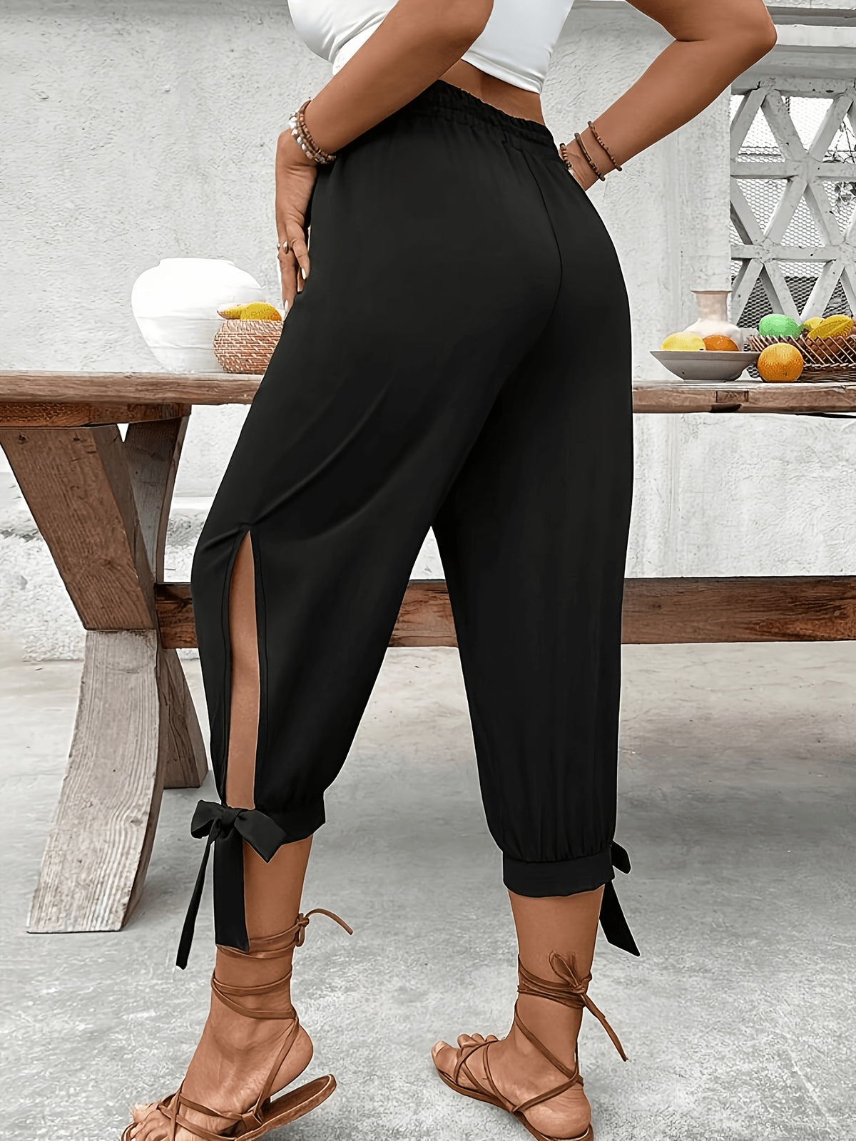 Side Slit High Waist Capri Leggings - Black