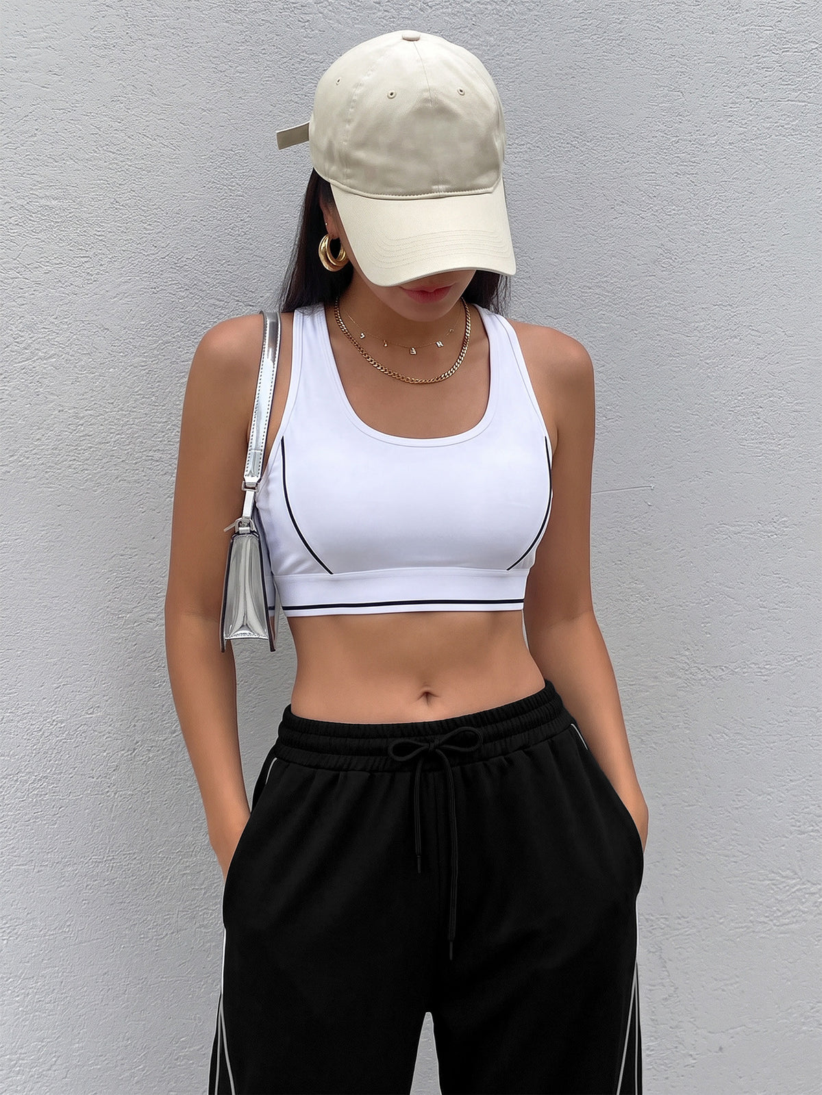 Contrast Trim U-Neck Sports Bra - White