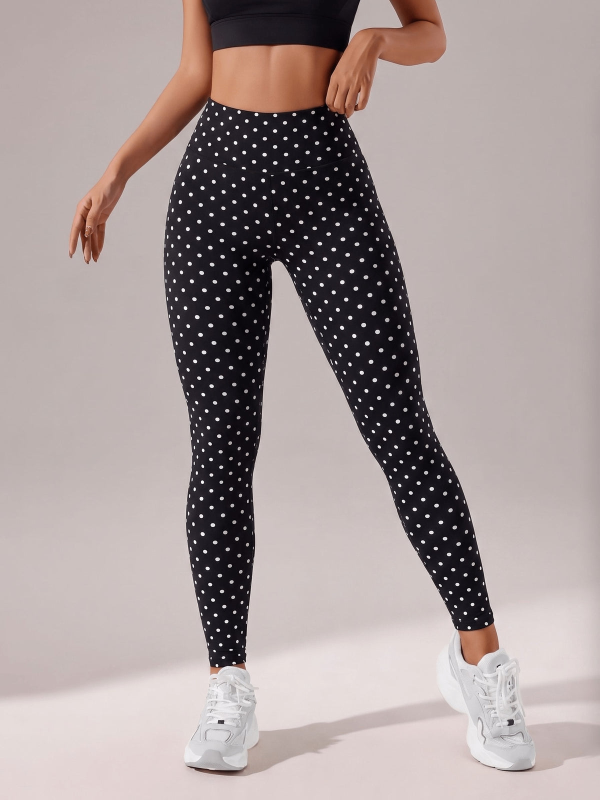 Polka Dot V Back Waist Leggings - Black And White Dots