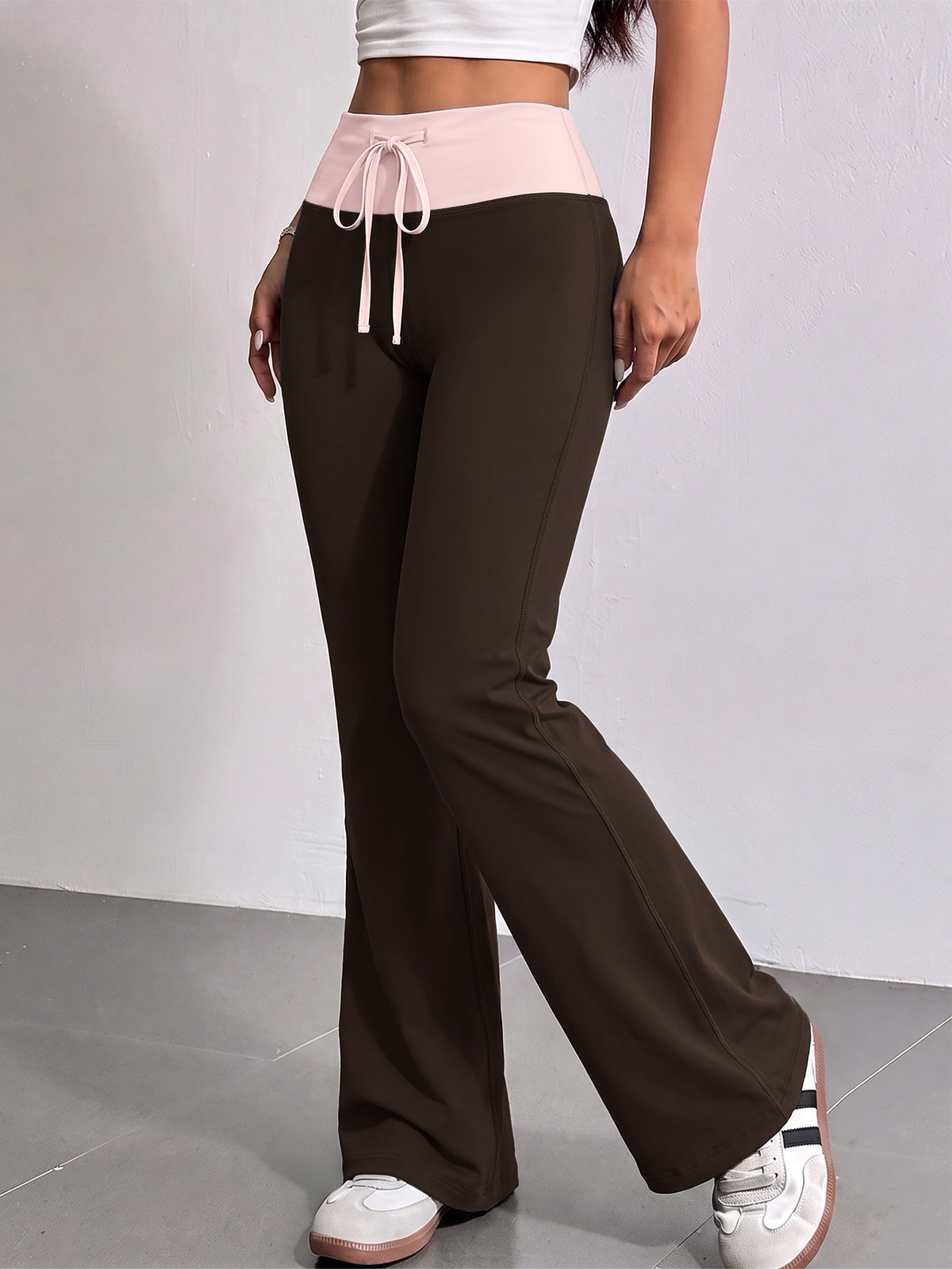 Contrast Waist Drawstring Straight Yoga Pants - Coffee