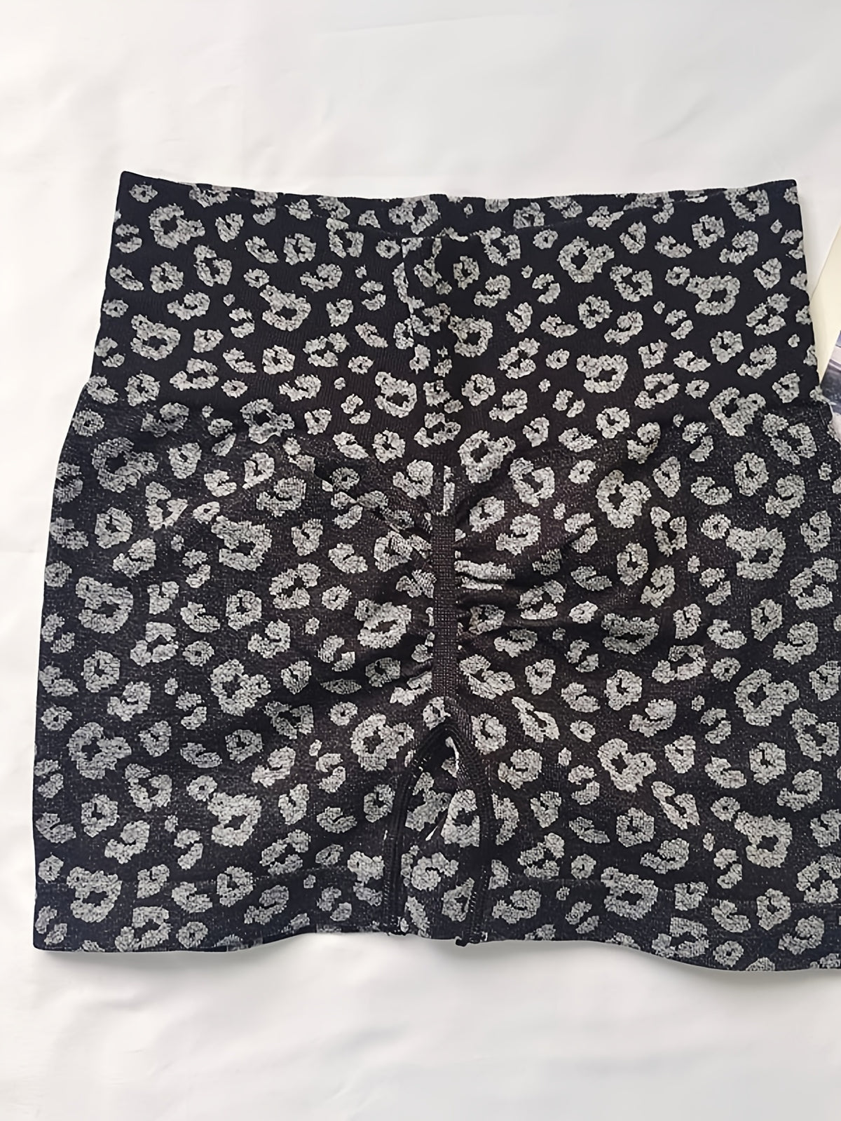 High Waist Spotted Leopard Seamless Shorts - Black