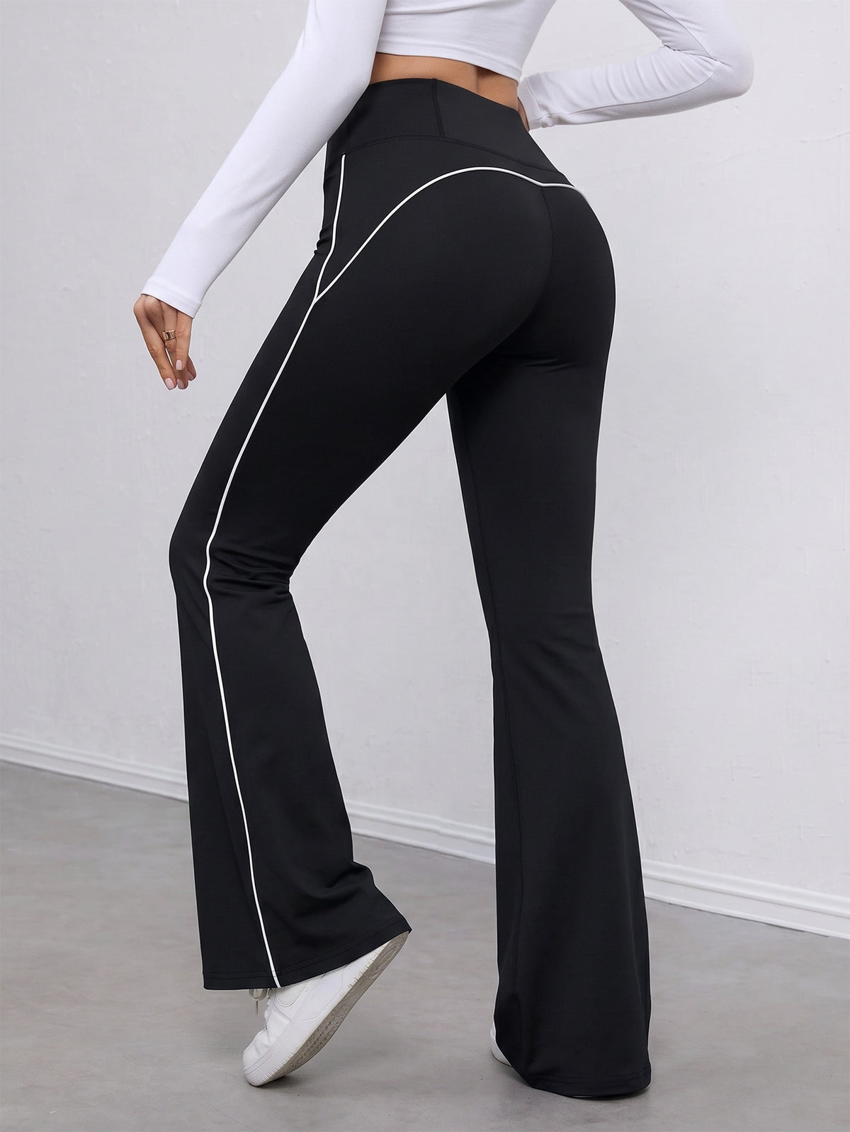 V-Front Contrast Line Flare Pants - Black
