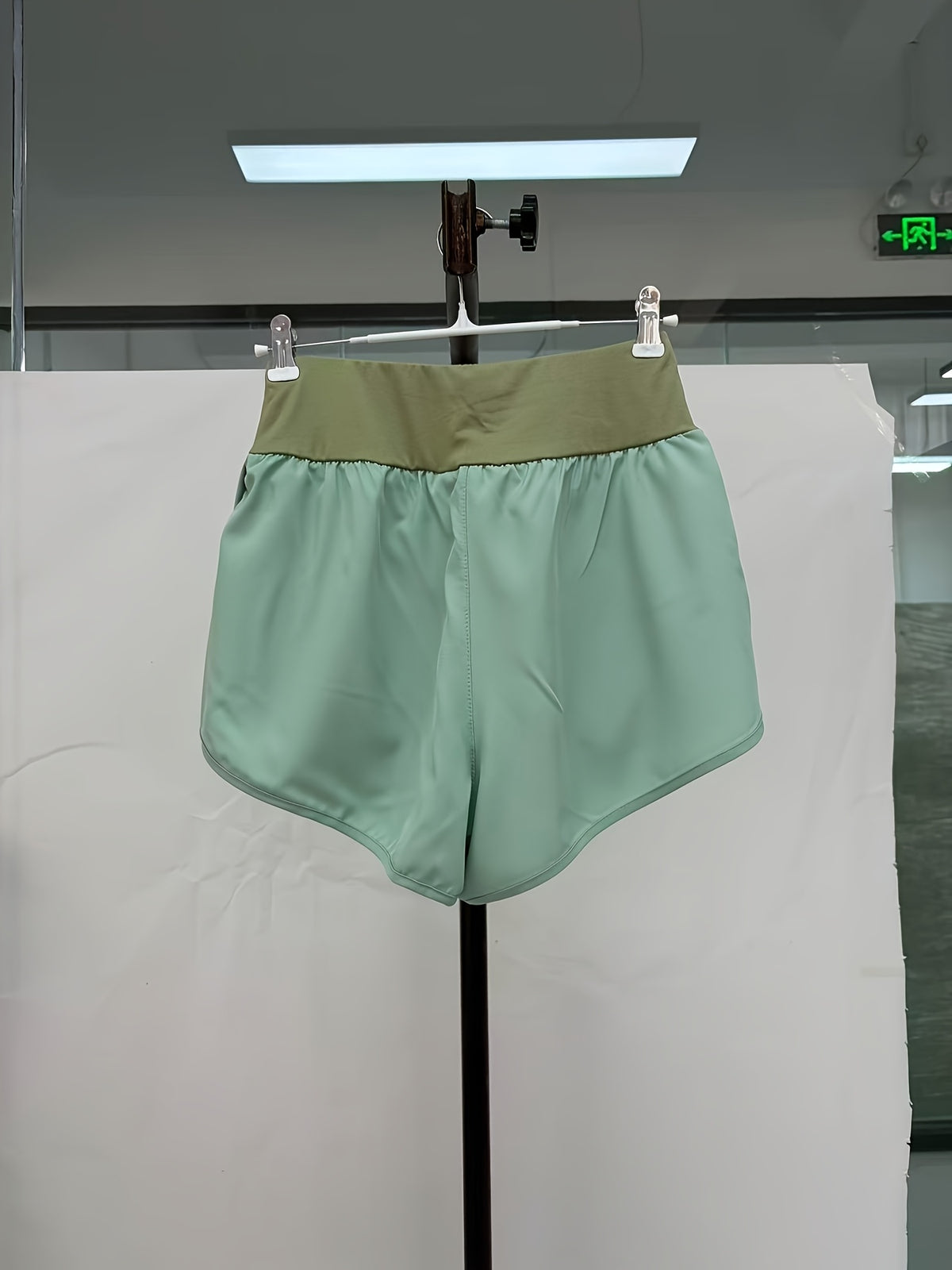 Loose Fit Yoga Shorts - Light Green