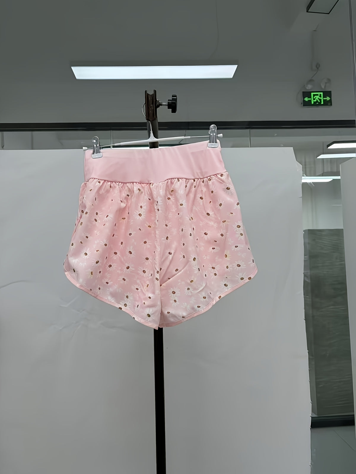 Loose Fit Yoga Shorts - Pink Floral