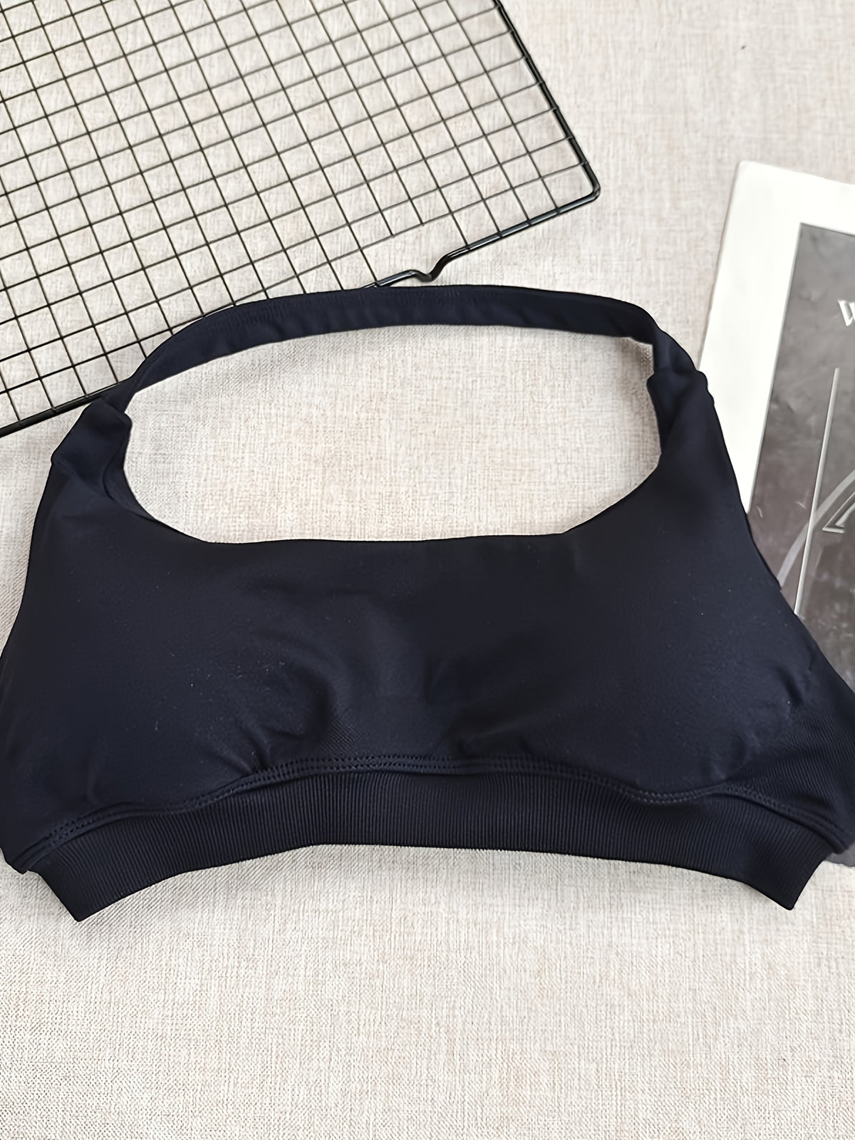 Strappy Back Solid Sports Bra - Black