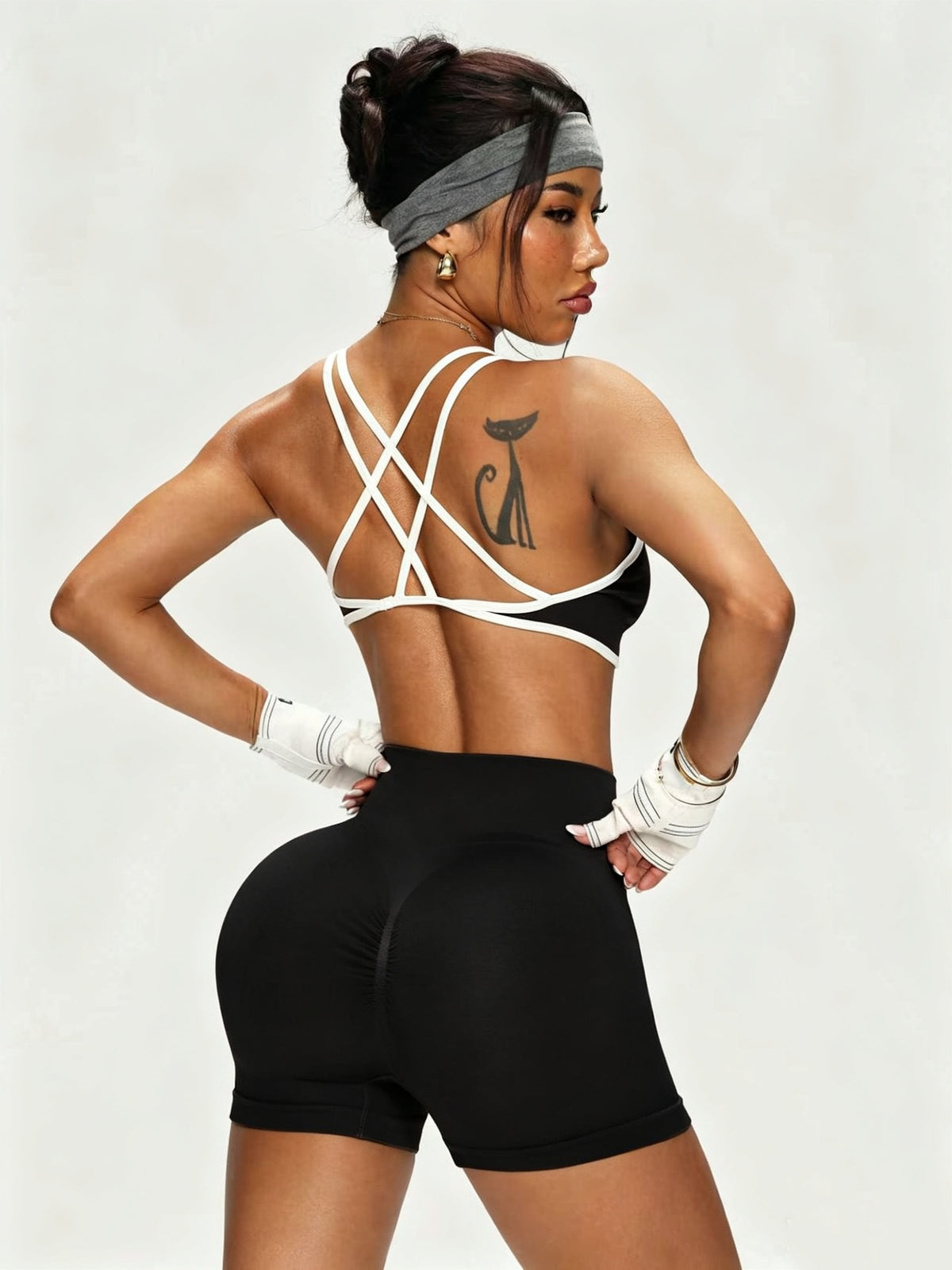 Seamless Stretch Sports Bra & Shorts Set - Black
