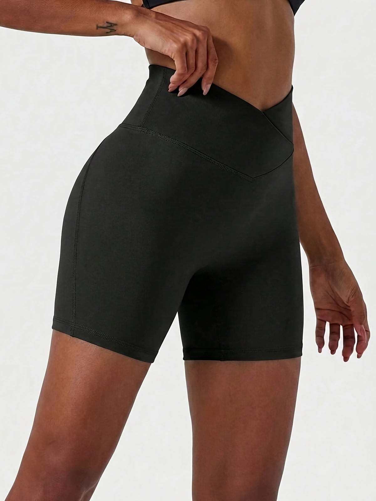 V Waist Biker Shorts - Black