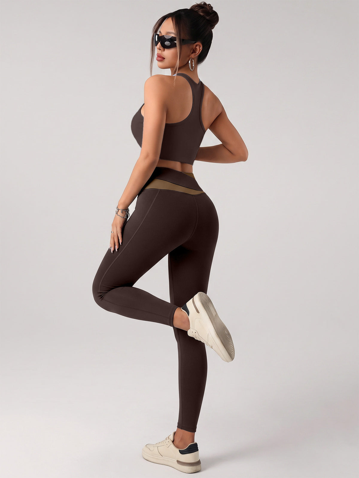 Contrast Bra & Lifting Yoga Pants Set - Brown