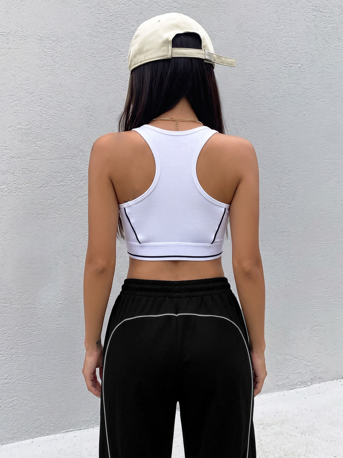 Contrast Trim U-Neck Sports Bra - White