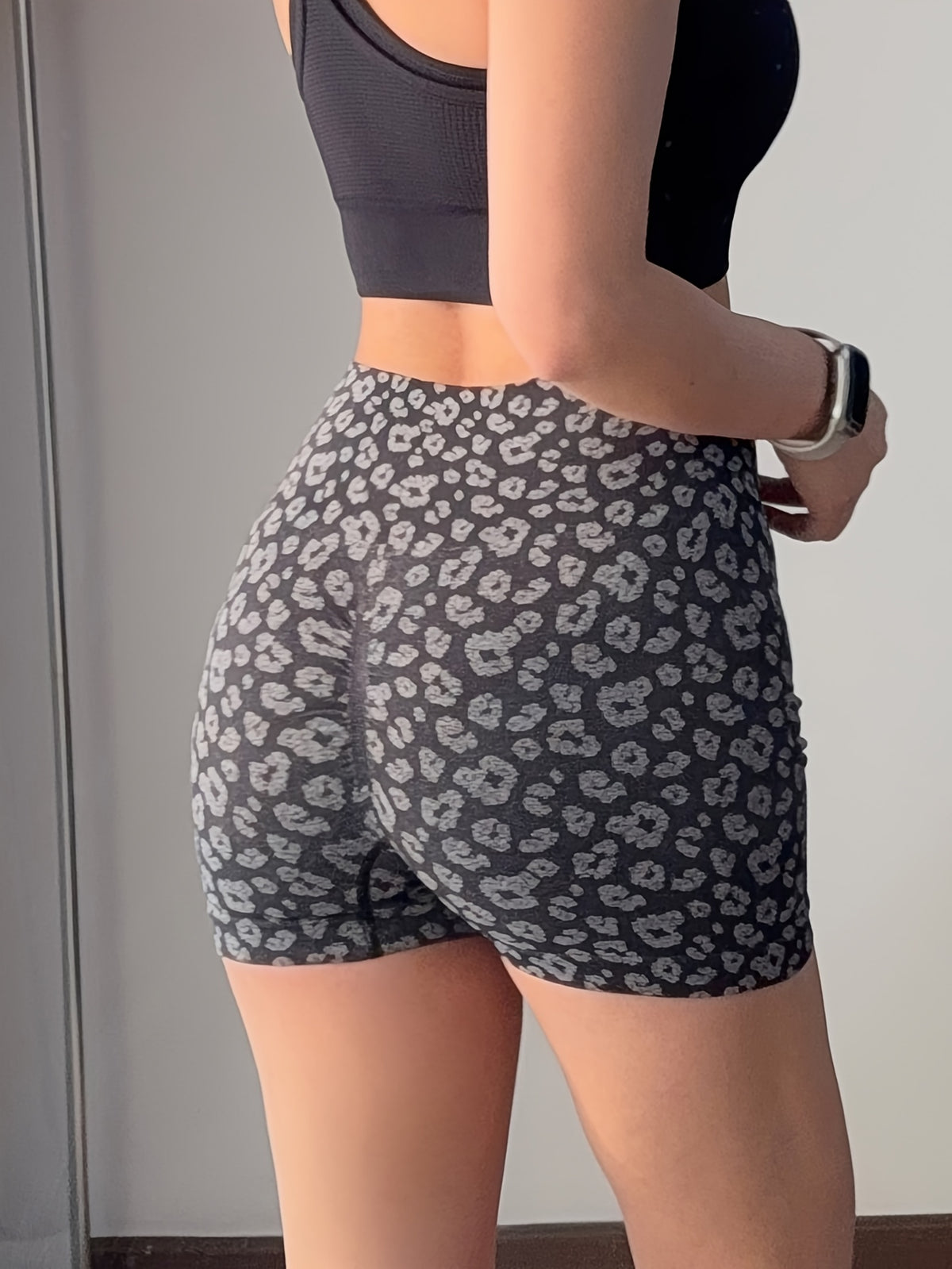 High Waist Spotted Leopard Seamless Shorts - Black