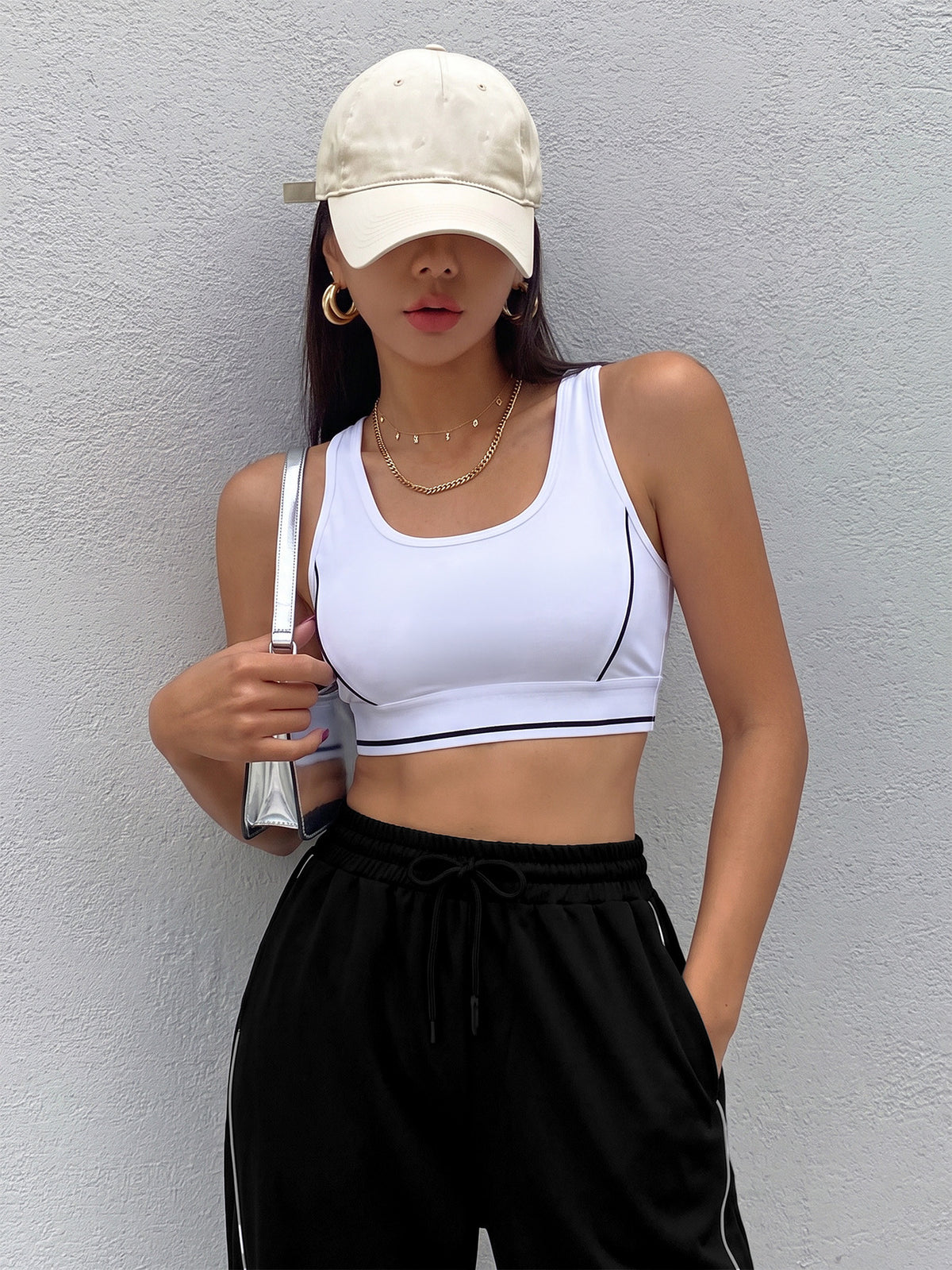 Contrast Trim U-Neck Sports Bra - White