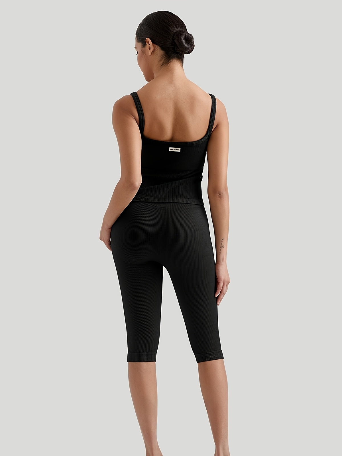 Sleeveless Vest & Capri Pants Set - Black